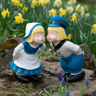 Kissing Dutch Couple Statues